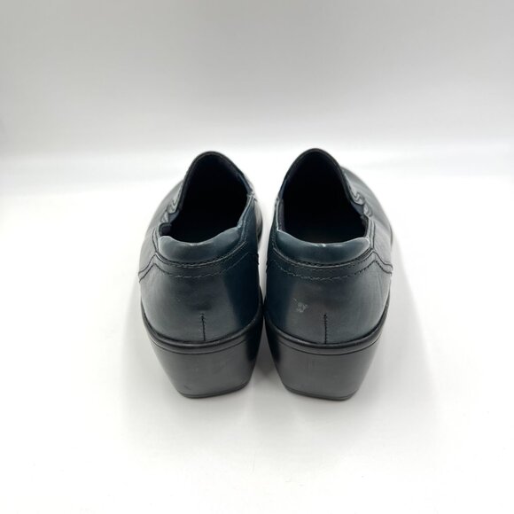 Clarks‎ Womens Size 8 Blue Leather Slip On Comfort Clogs Loafers Shoes - Picture 7 of 15